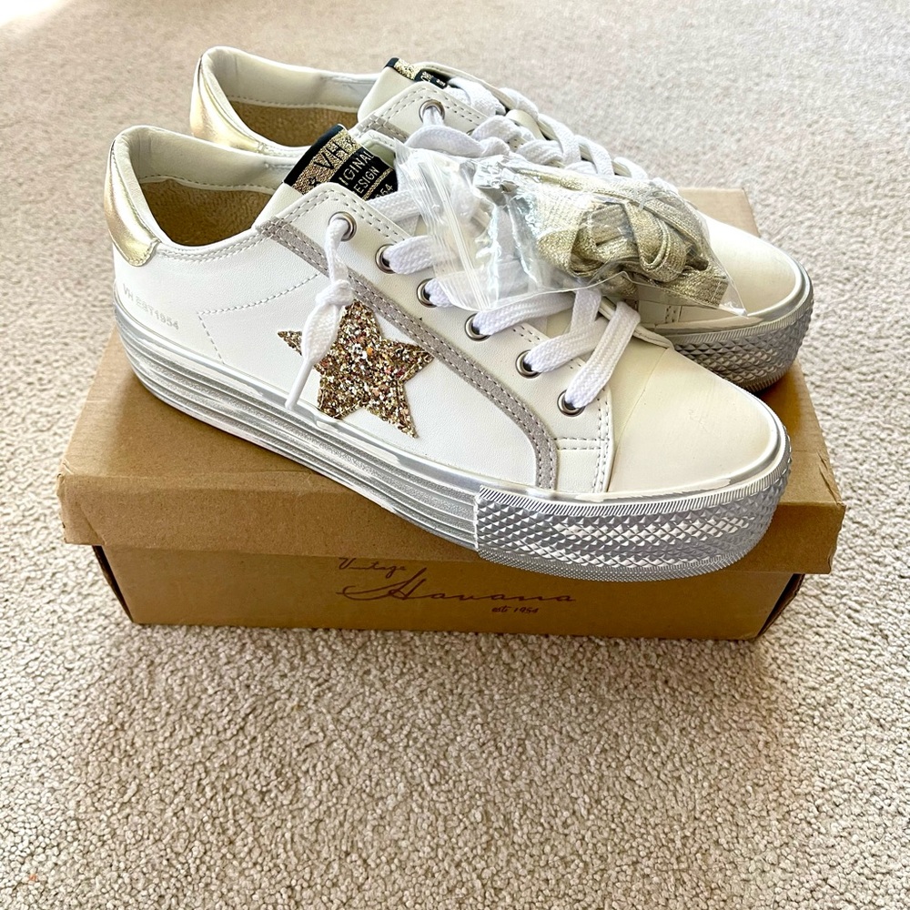 Vintage Havana White and Gold Star Sneakers - Picture 5 of 16